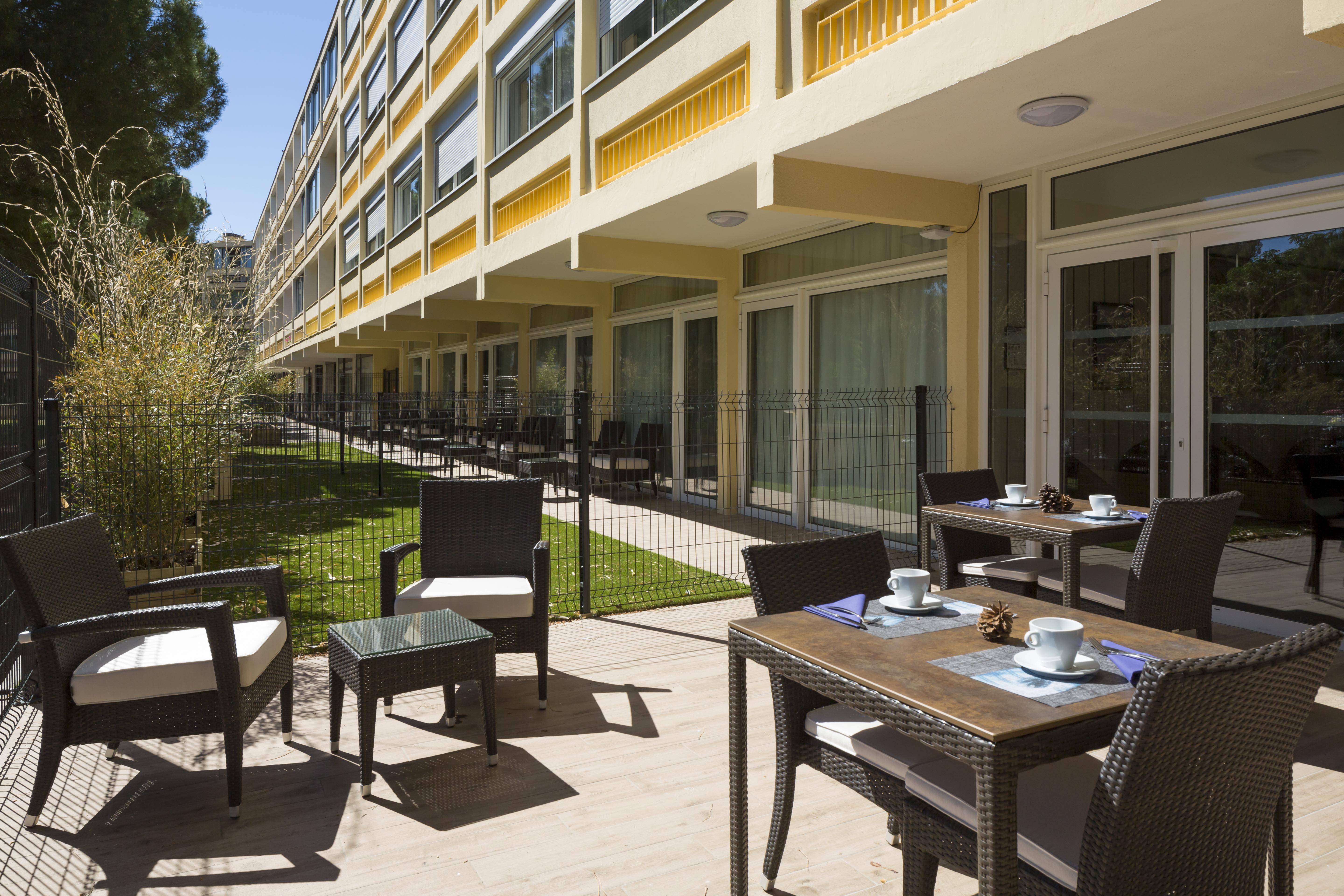 Opéralia Hôtel les Pins Balaruc-les-Bains Exterior foto