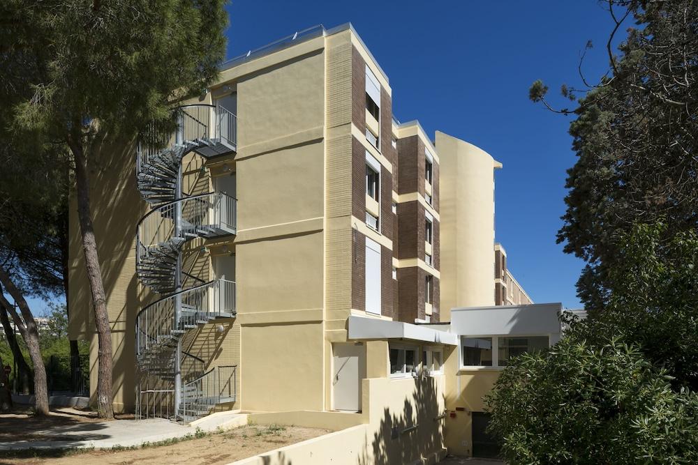 Opéralia Hôtel les Pins Balaruc-les-Bains Exterior foto